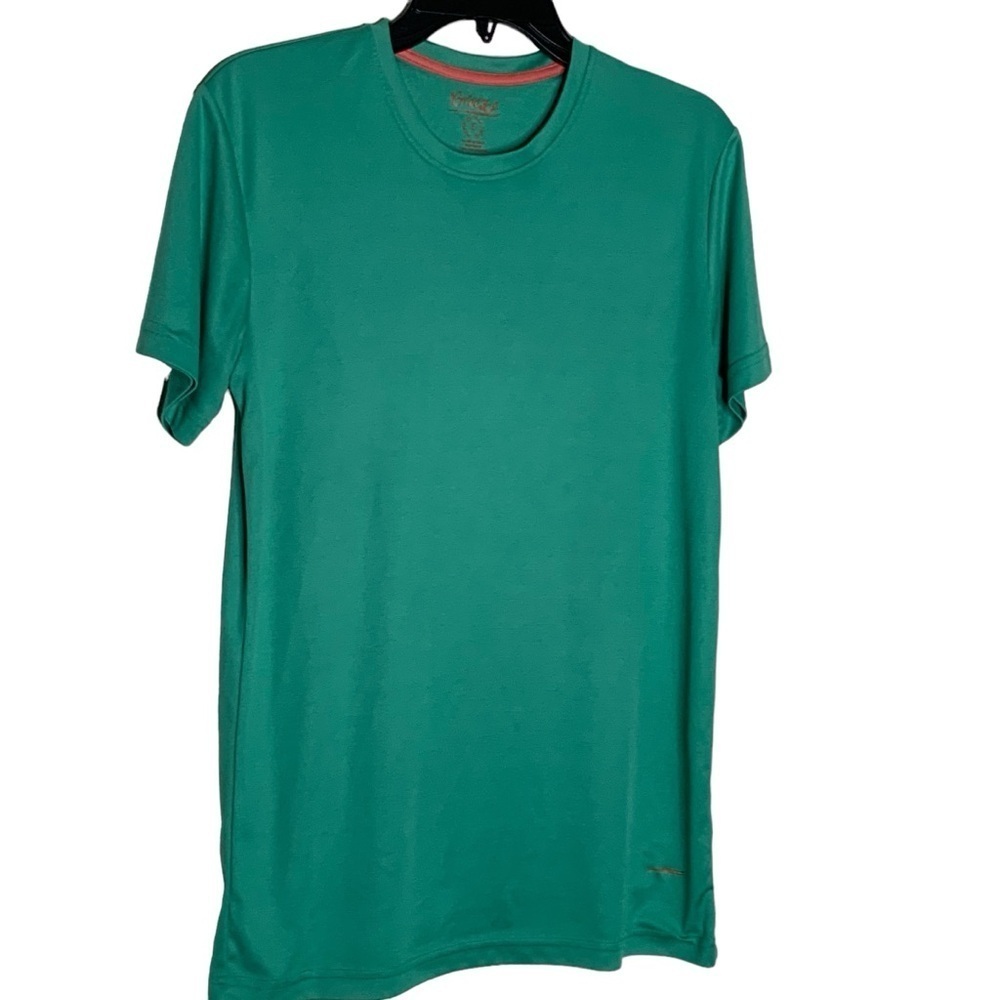 Breeze green performance tee. Size S